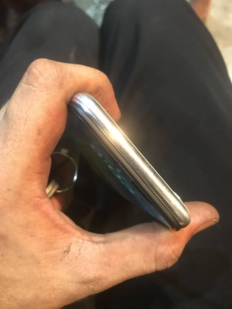 Apple iPhone X 3
