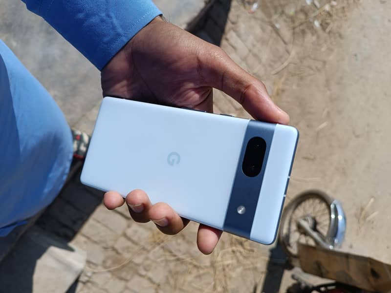 Google Pixel 7a 2