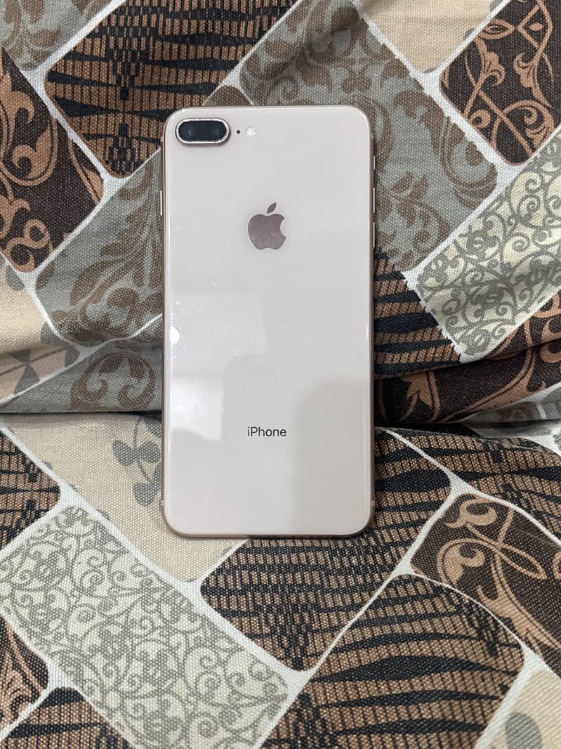 Apple iPhone 8 Plus 1