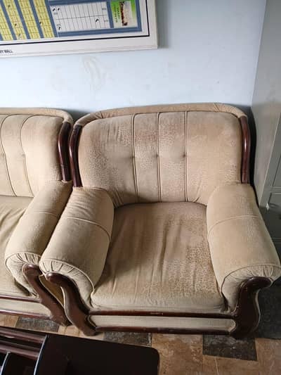 7 seater sofa with neat and clean good condition