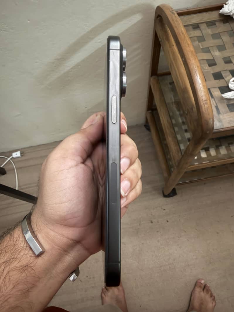Apple iPhone 15 Pro Max 3