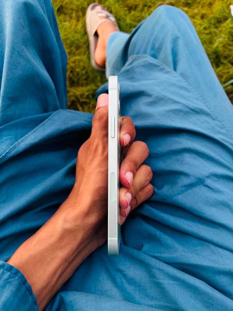 Apple iPhone 12 2