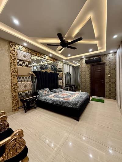 Bed set with 2 chairs