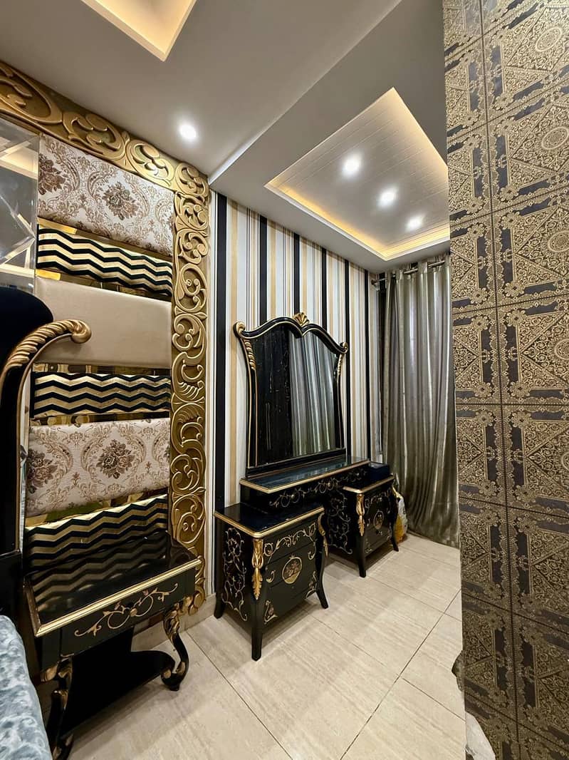 Bed set with 2 chairs 2