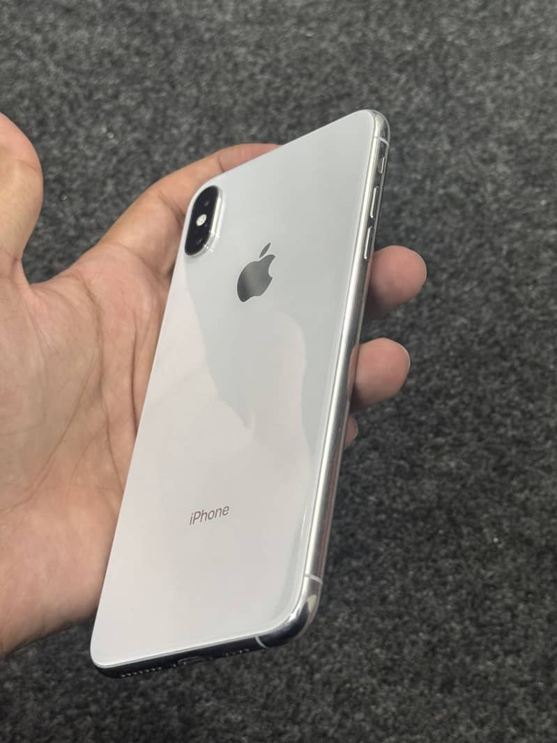 Apple iPhone XS Max 2
