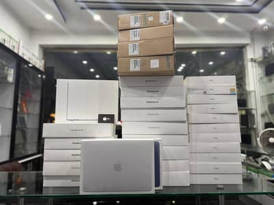 Macbook Air M5 Chip 16/512GB Brand New Non Active