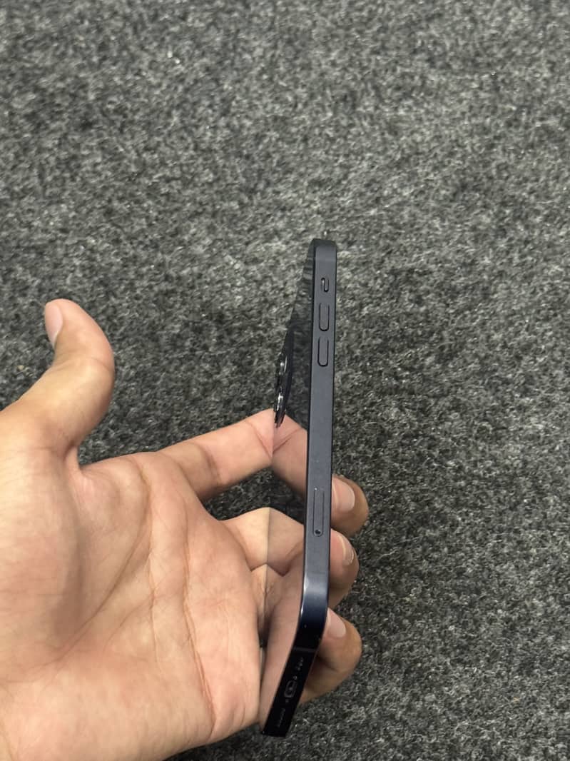 Apple iPhone 12 1