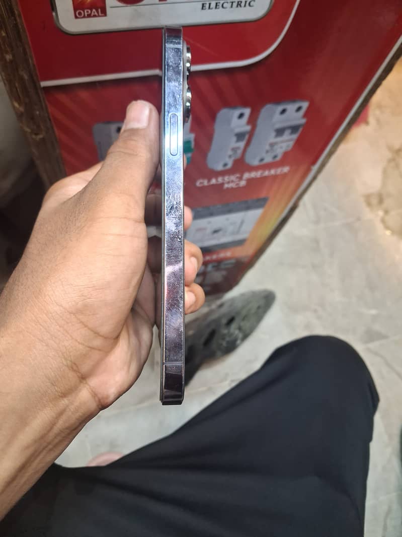 Apple iPhone 14 Pro Max 1