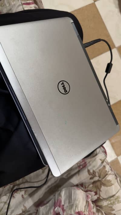 Dell Latitude E7240 | Core i5 | 8GB RAM | 128GB SSD | Backlit Keyboard