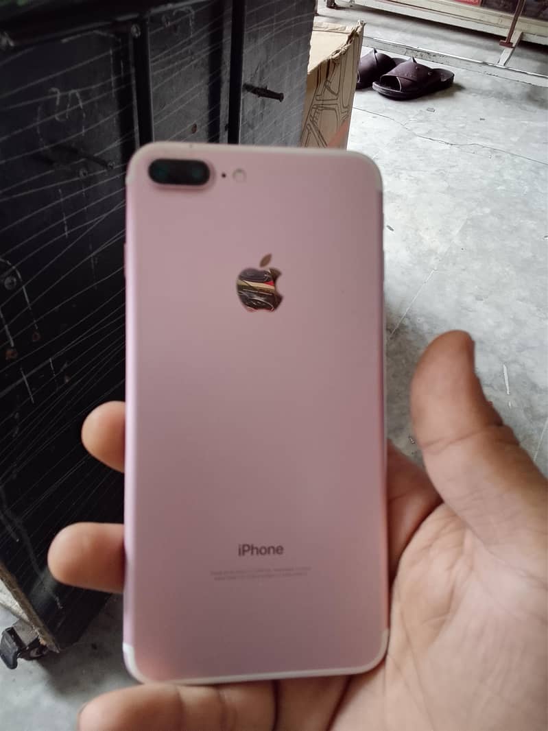 Apple iPhone 7 Plus 5