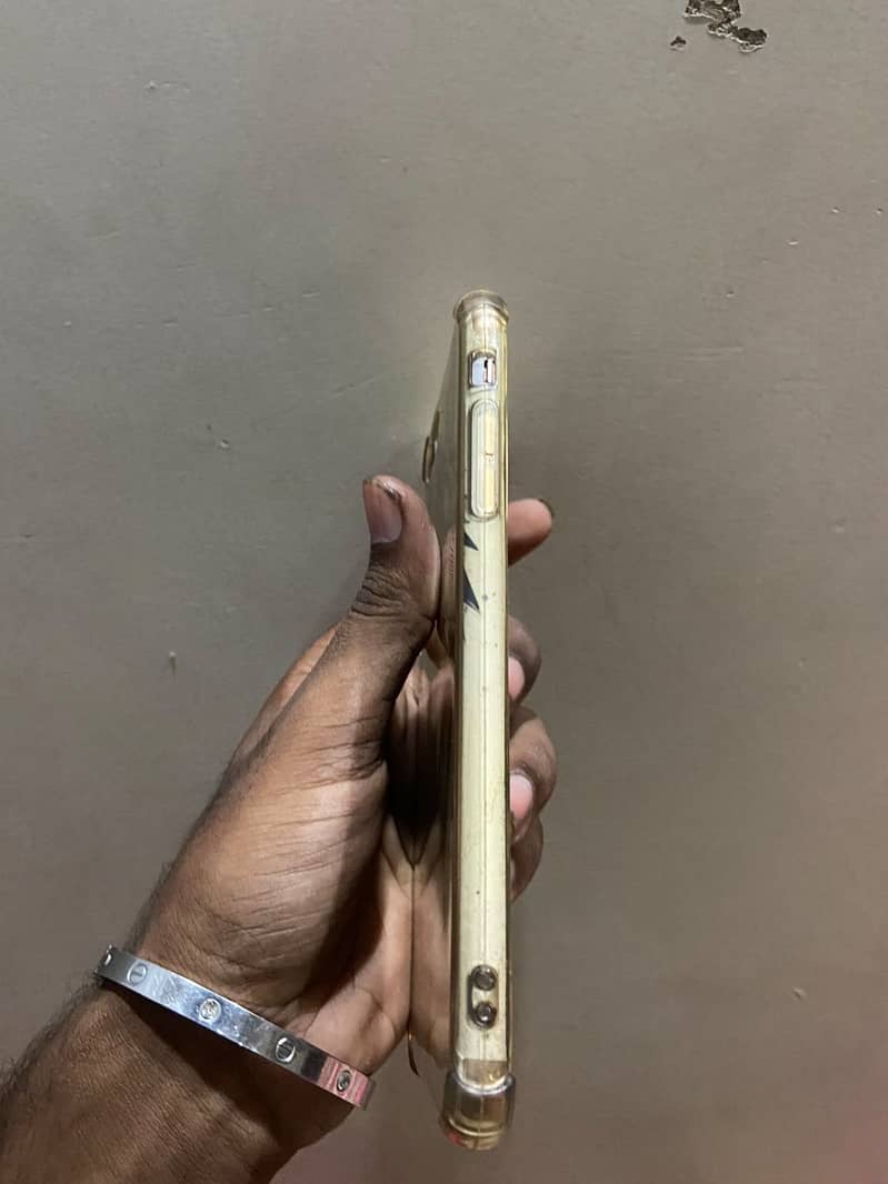 Apple iPhone 8 Plus 1
