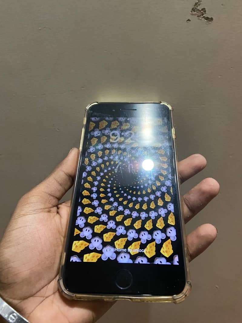 Apple iPhone 8 Plus 2