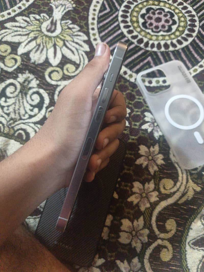 Apple iPhone 14 Pro Max 2