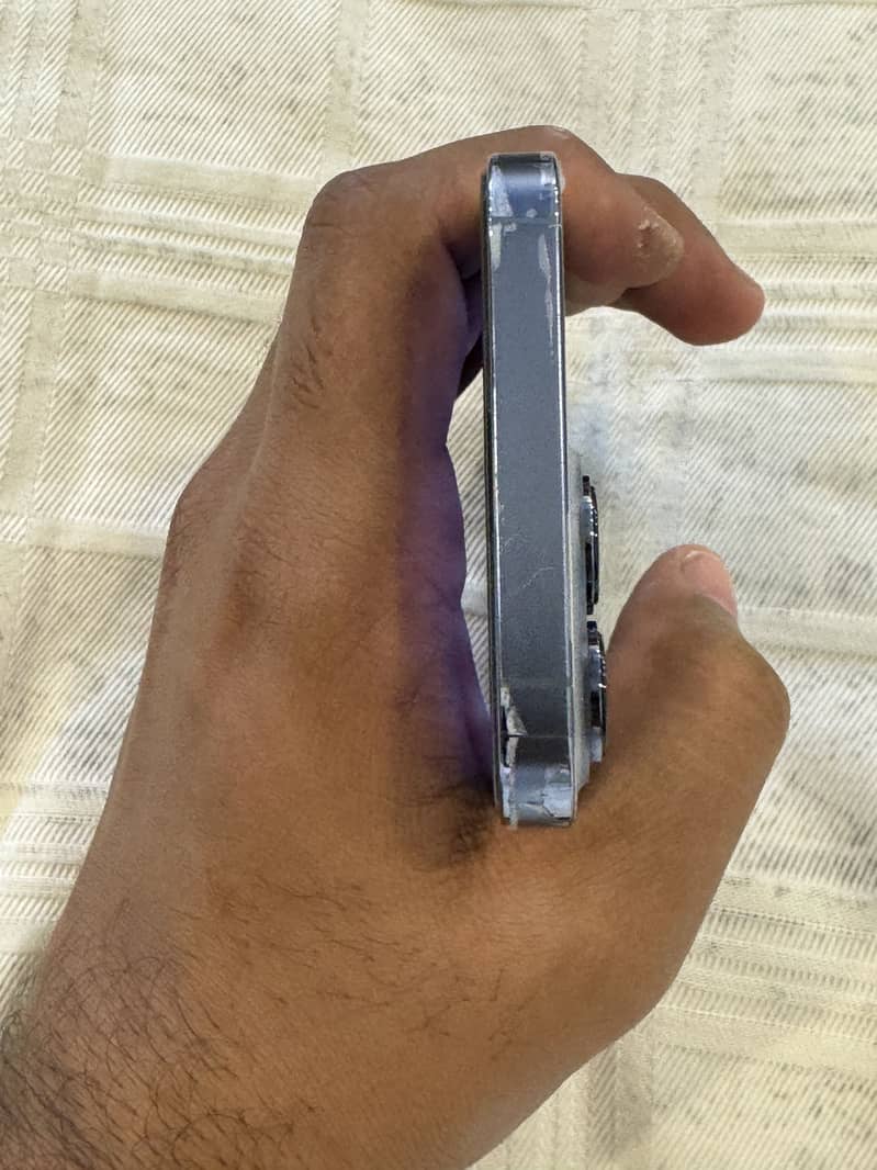 Apple iPhone 13 Pro 3