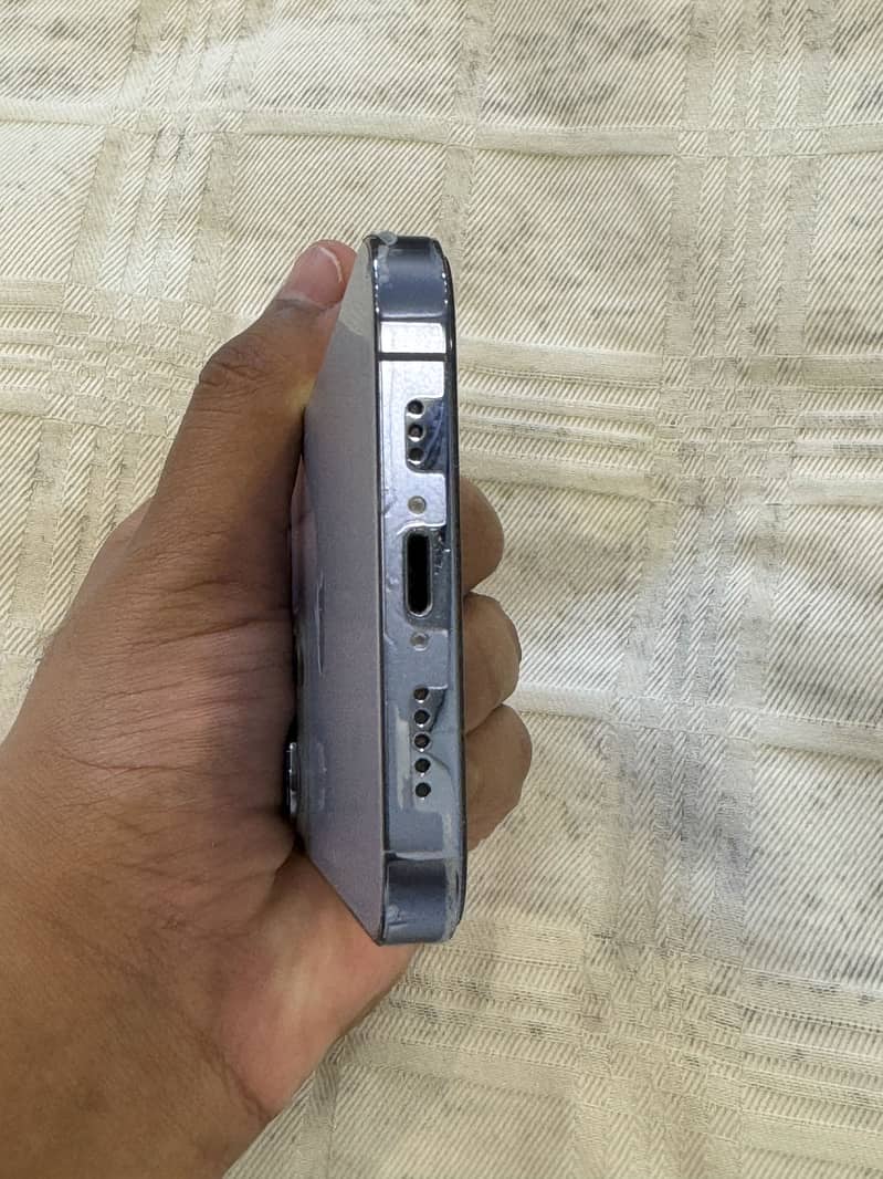 Apple iPhone 13 Pro 4