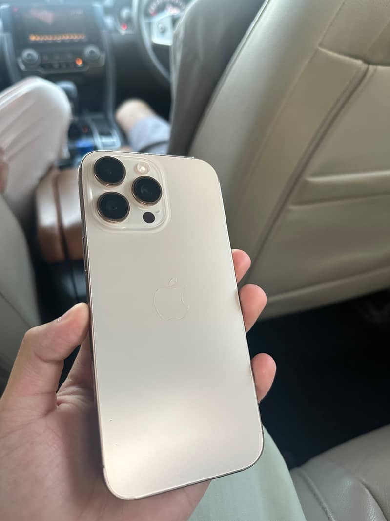 Apple iPhone 16 Pro Max 6