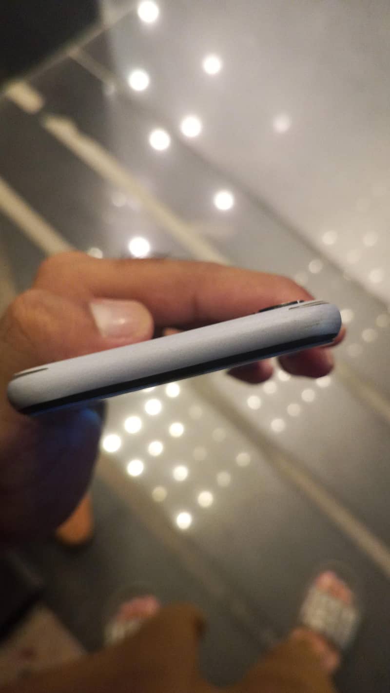 Apple iPhone X 4