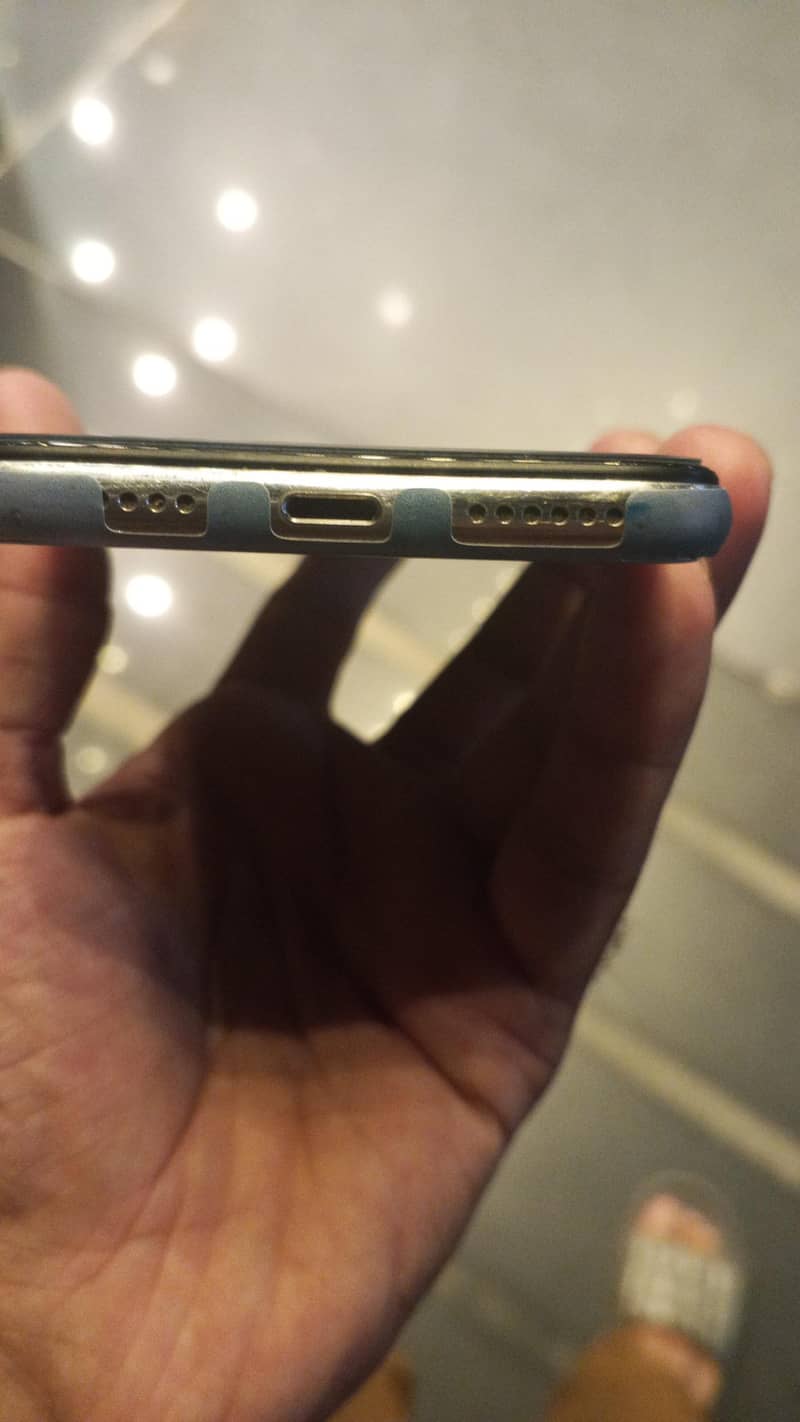 Apple iPhone X 5