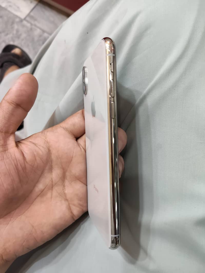 Apple iPhone X 1