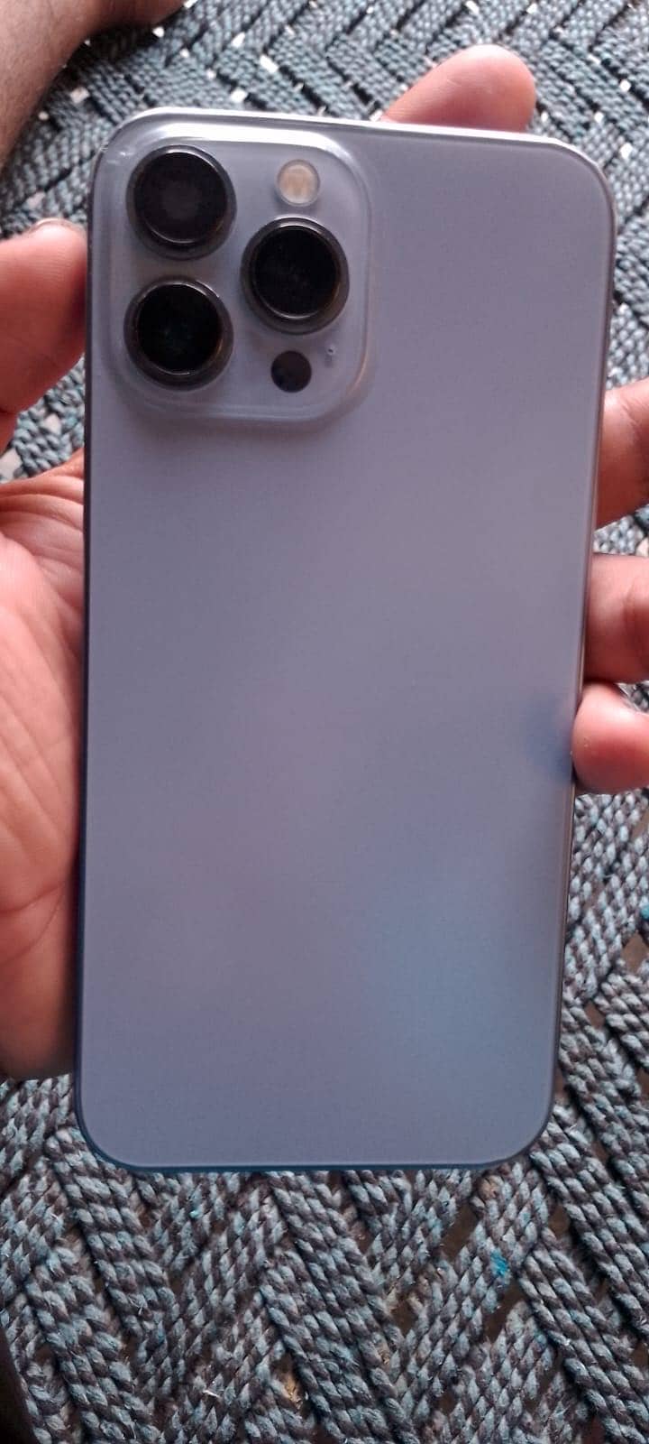 Apple iPhone 13 Pro Max 3