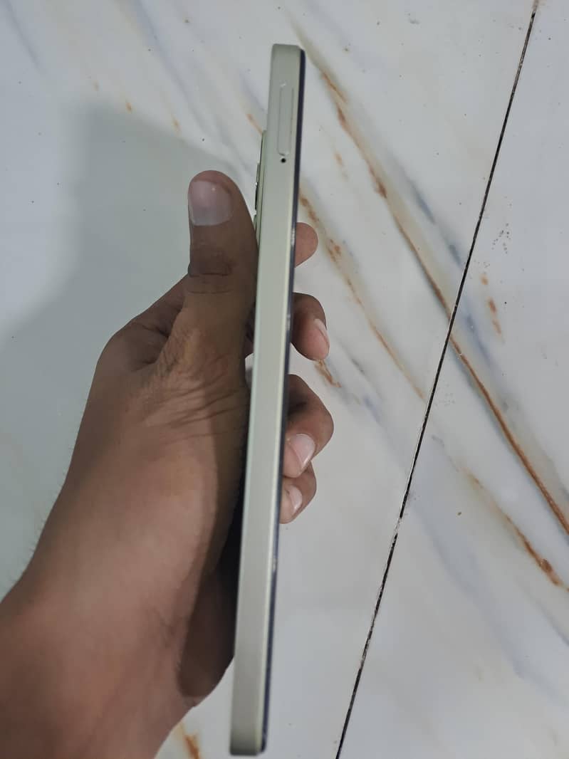 Realme C75 1