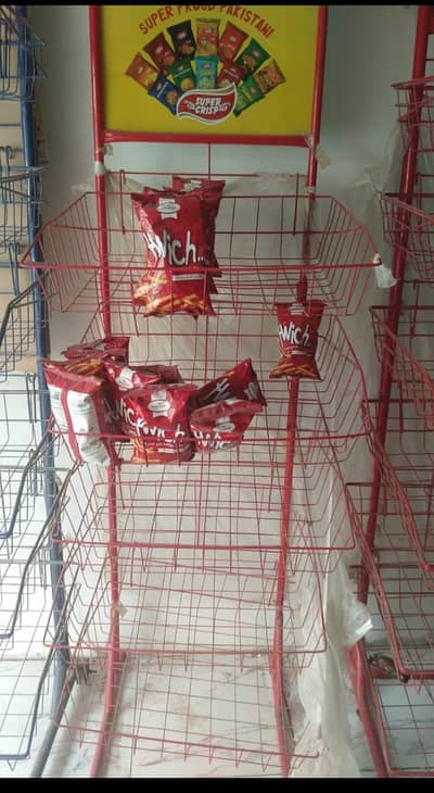 lays slanty or super crisp stands