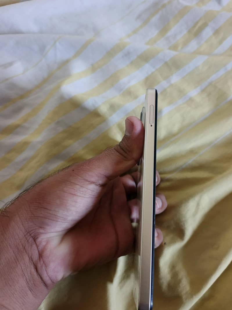 Nubia 4
