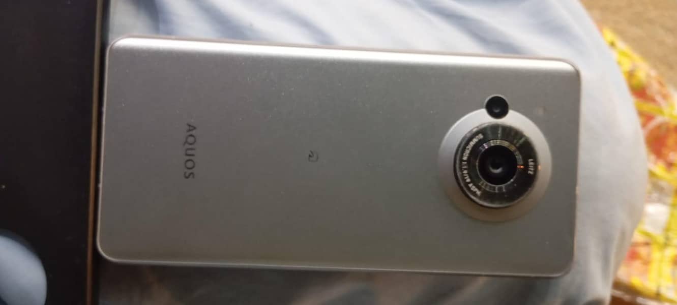 Sharp Aquos Sense7 0