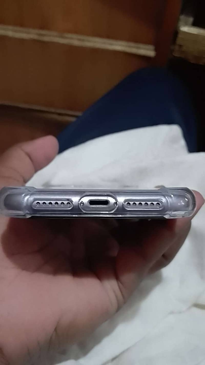 Apple iPhone 11 3
