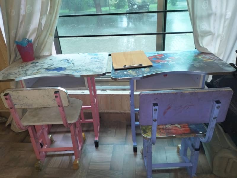 study table for kids 2