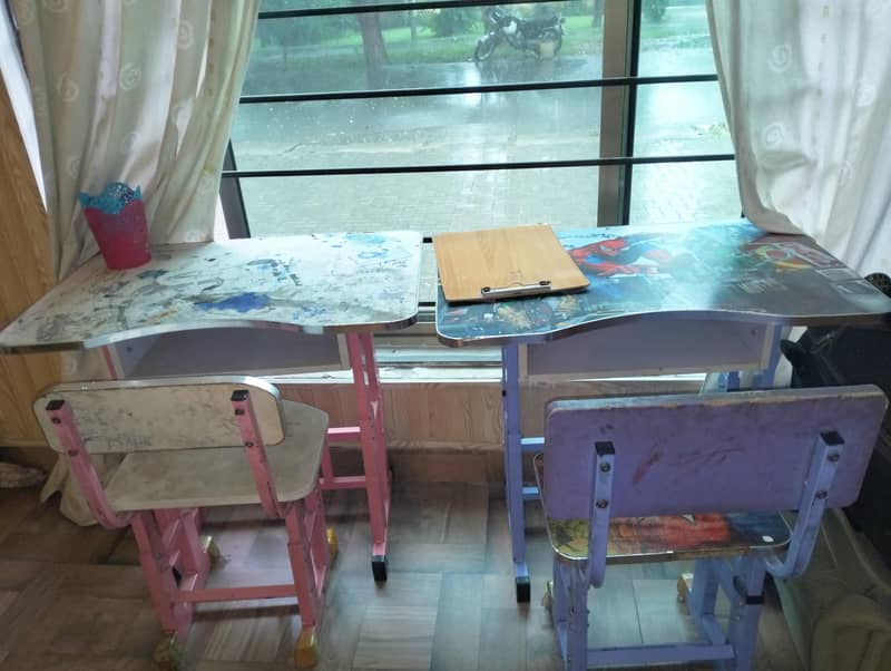 study table for kids 3