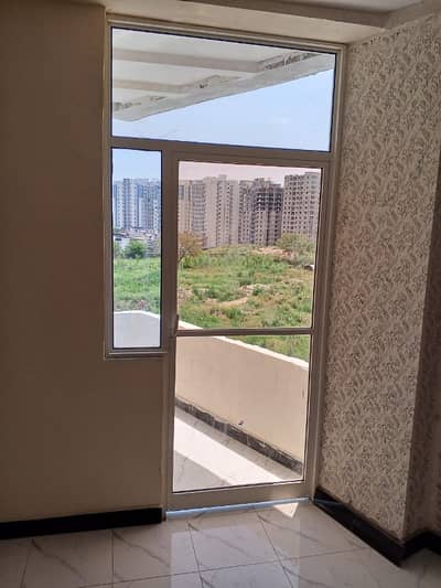 ist Floor , Direct owner here no dealer comission involve