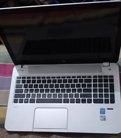 Core i7, 8GB ram DDR3, 1TB storage SSD Of Crucial, with 2 graphic card