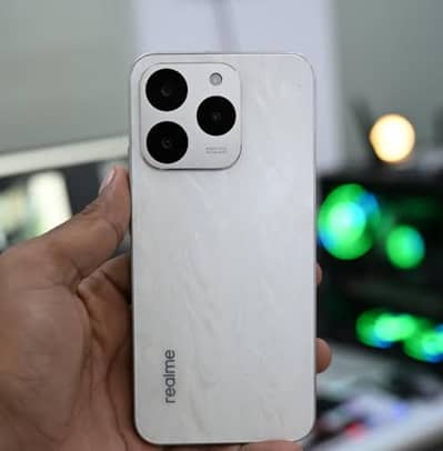 realme 15t 7000 battery 256 strong device only20 days use
