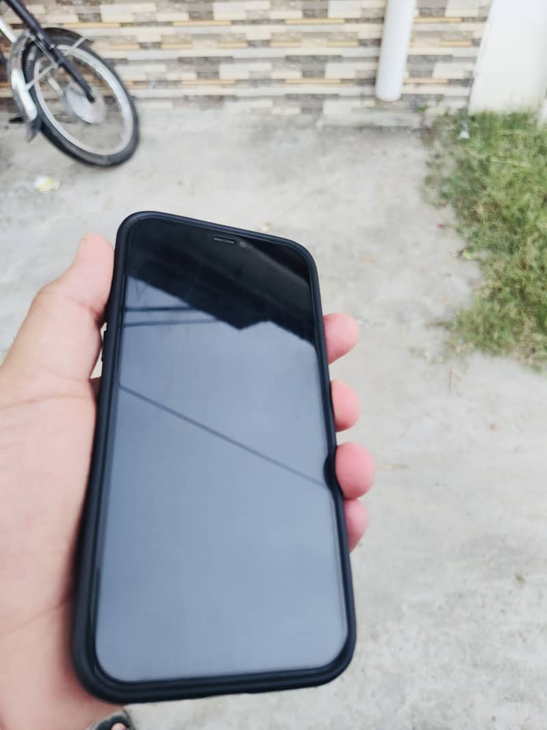 Apple iPhone 12 1