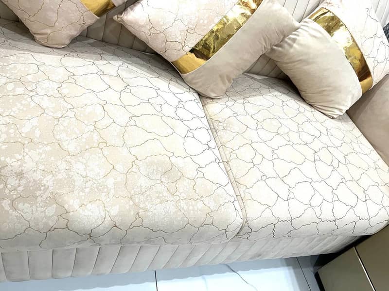 2 seat sofa 4