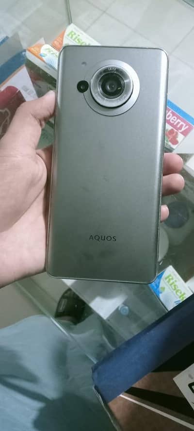 Sharp Aquos R7