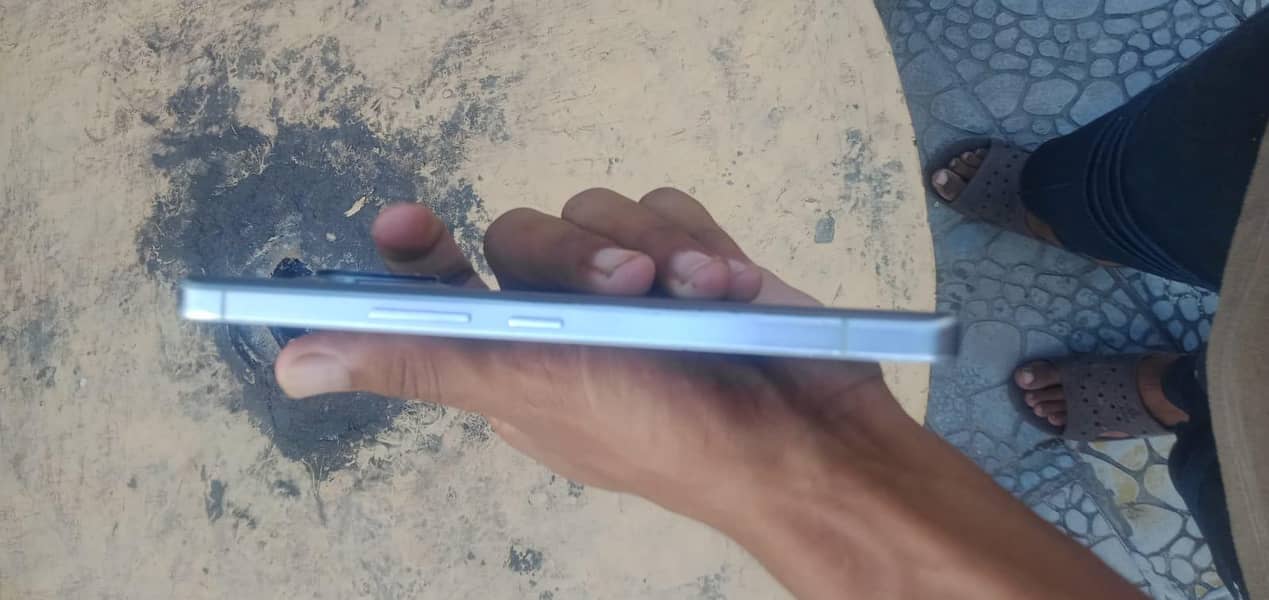 Sharp Aquos R7 5