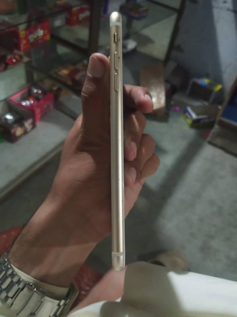 Apple iPhone 7 Plus 2