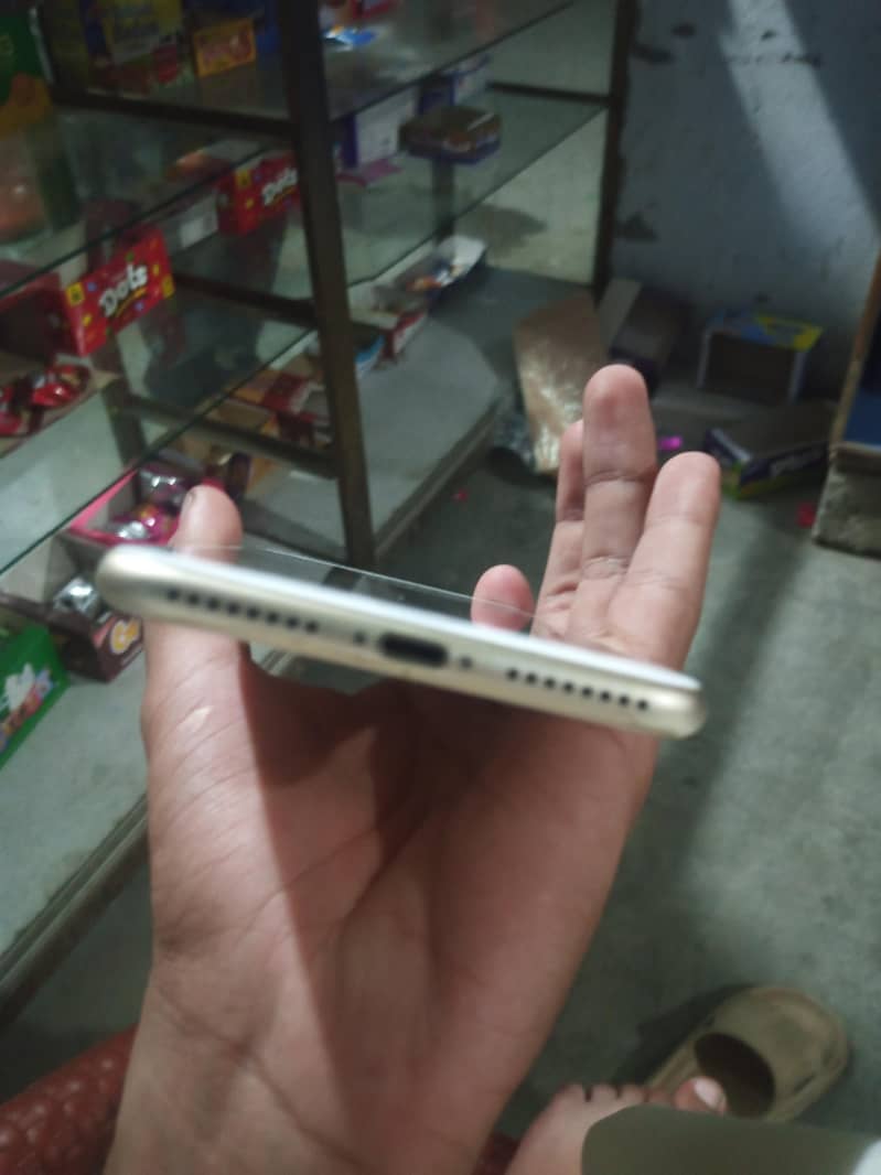 Apple iPhone 7 Plus 3
