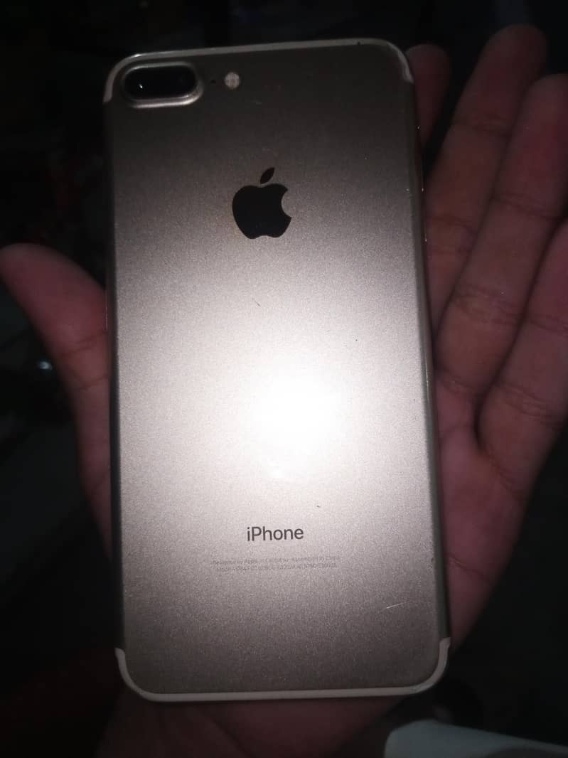 Apple iPhone 7 Plus 6