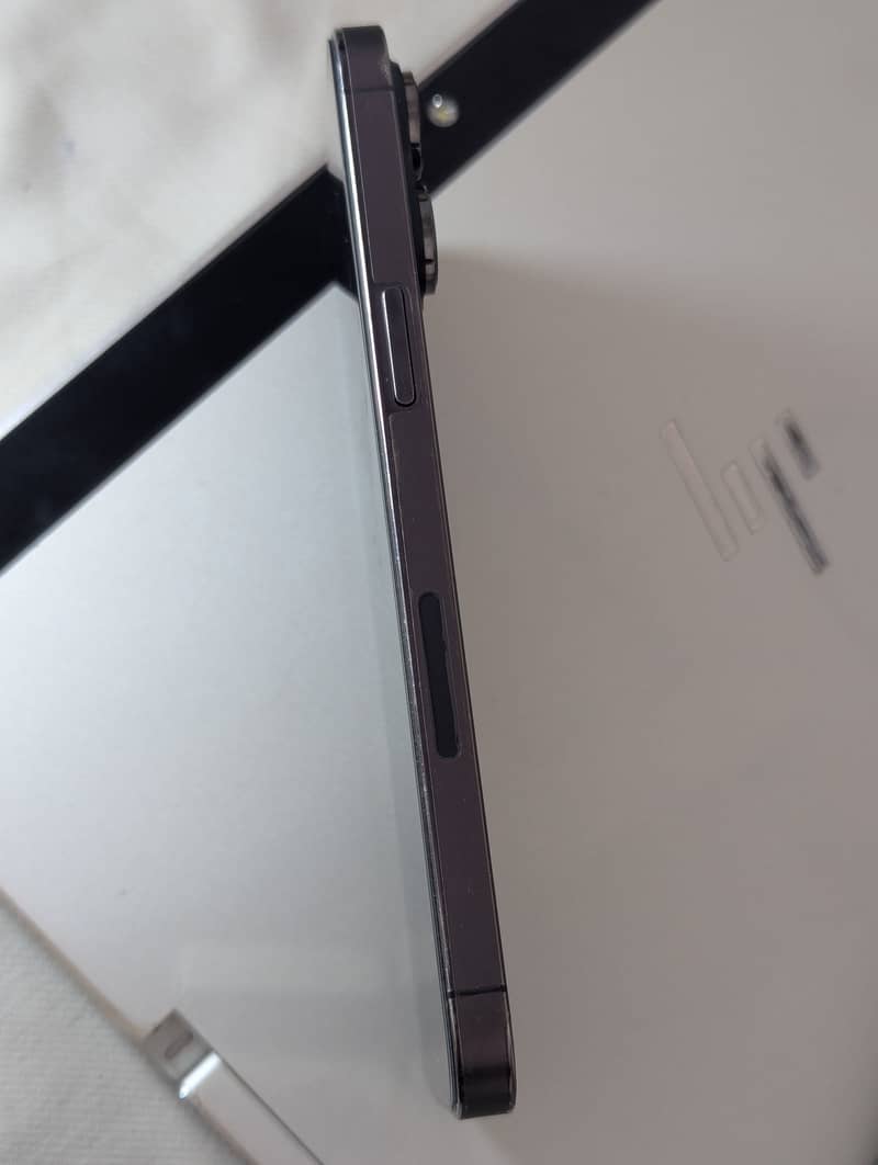Apple iPhone 14 Pro Max 1
