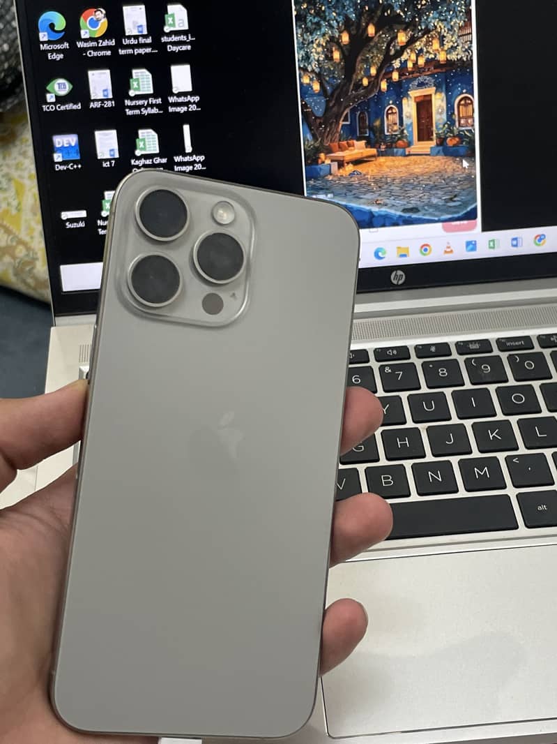 Apple iPhone 15 Pro Max 8