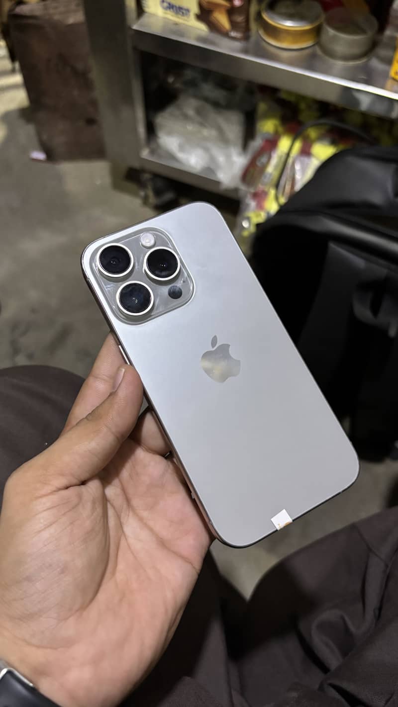 Apple iPhone 15 Pro 0