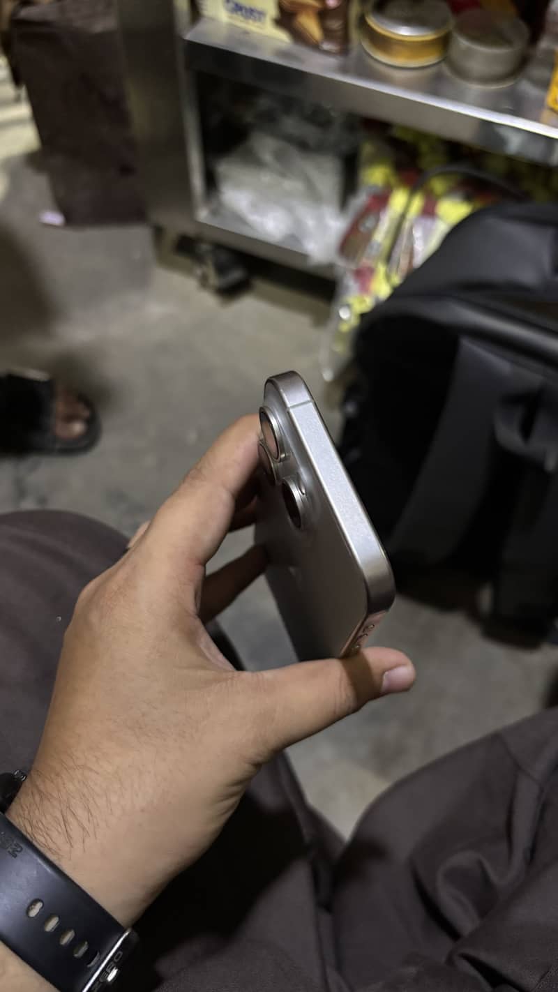 Apple iPhone 15 Pro 3