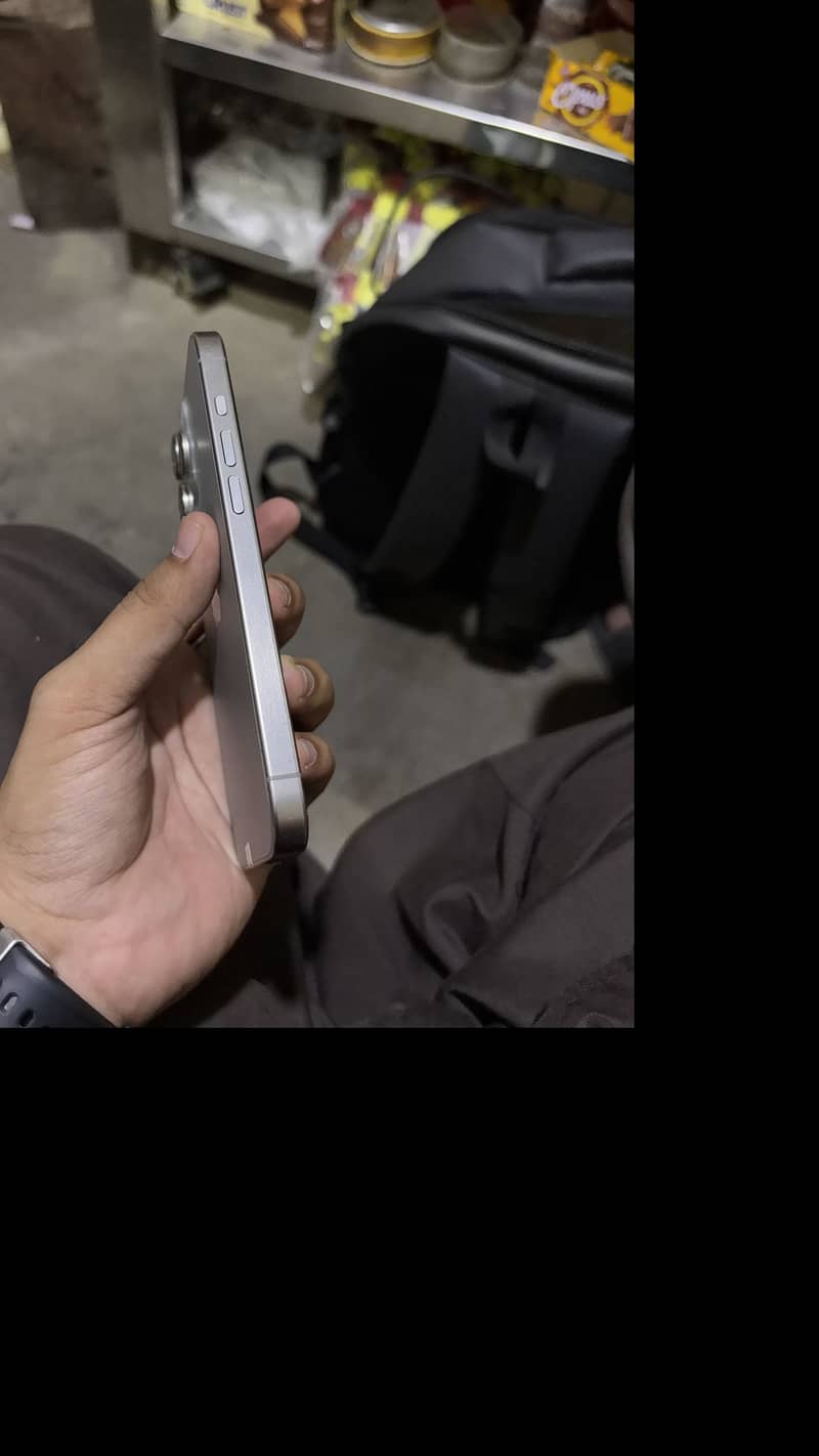 Apple iPhone 15 Pro 4