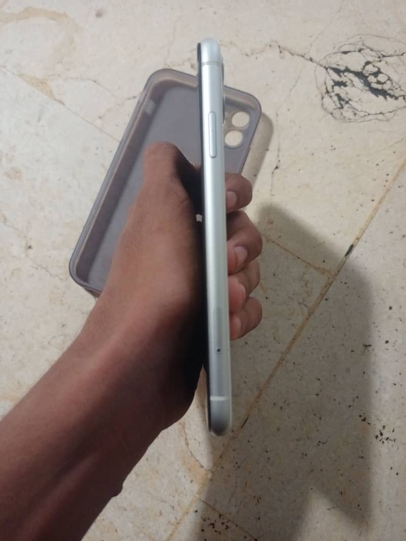 Apple iPhone 11 2