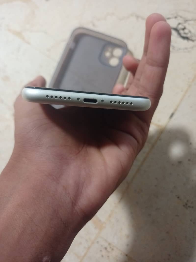 Apple iPhone 11 6