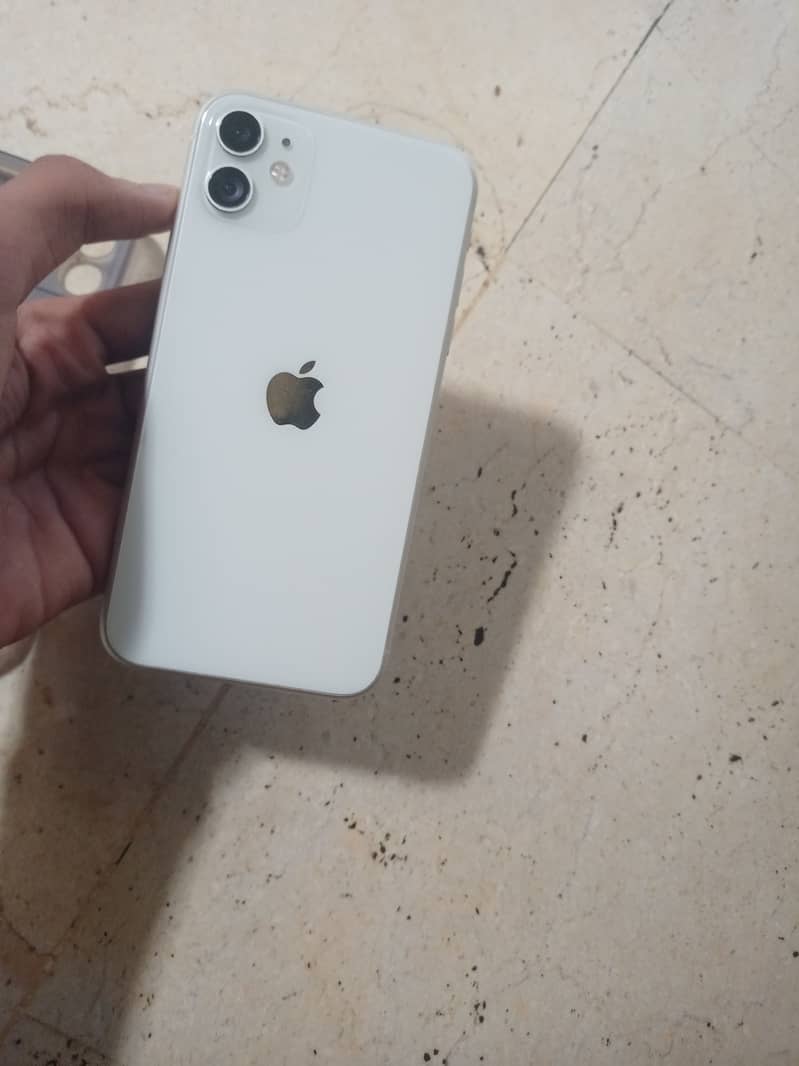 Apple iPhone 11 7