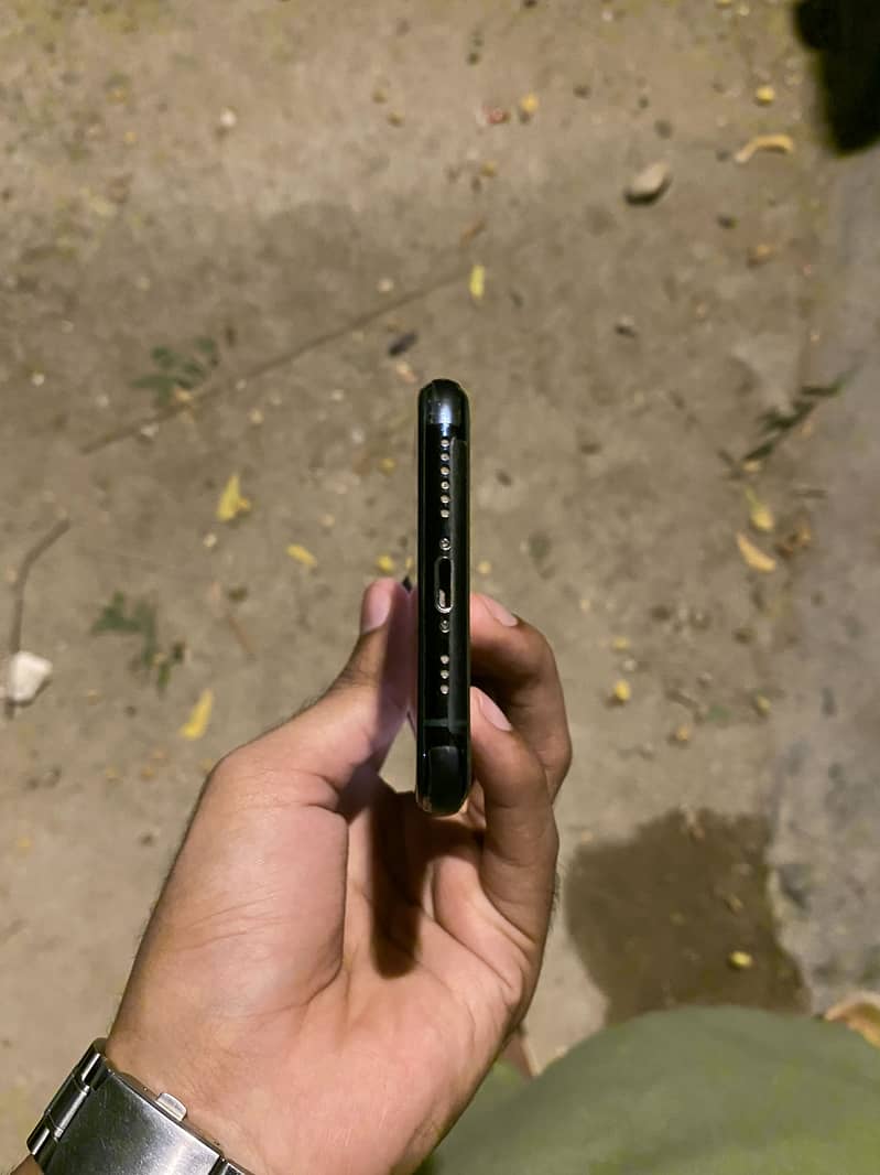 Apple iPhone 11 Pro 1